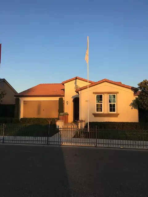 3467 Carmelita Ave, Clovis, CA 93619 photo 1
