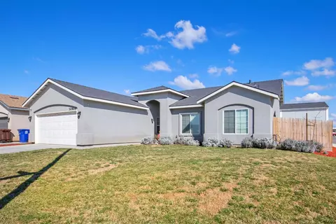 30904 Wolf St, Visalia, CA 93291 photo 1