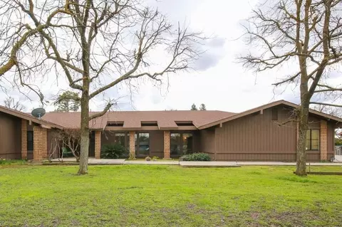 5041 E Cole Ave, Clovis, CA 93619 photo 1