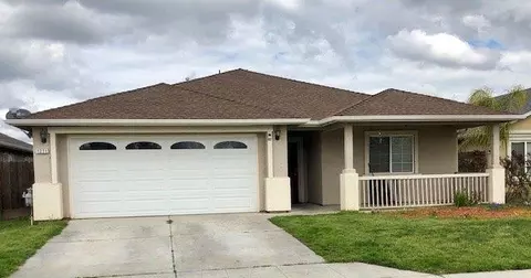 1271 Oso Dr, Madera, CA 93638 photo 1