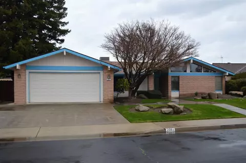 2061 Vartikian Ave, Clovis, CA 93611 photo 1