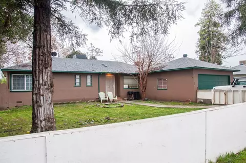 119 E Walnut Ave, Visalia, CA 93277 photo 1