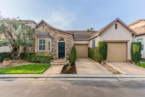 732 W Barcelona Ln, Clovis, CA 93619 photo 1