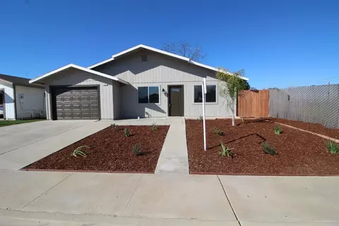 1537 Violet Ave, Fowler, CA 93625 photo 1
