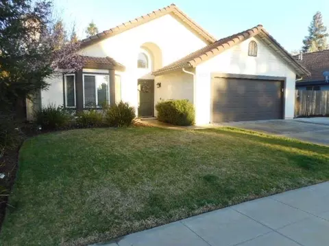 247 N Magnolia Ave, Clovis, CA 93611 photo 1