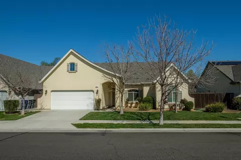 535 W Trenton Ave, Clovis, CA 93619 photo 1