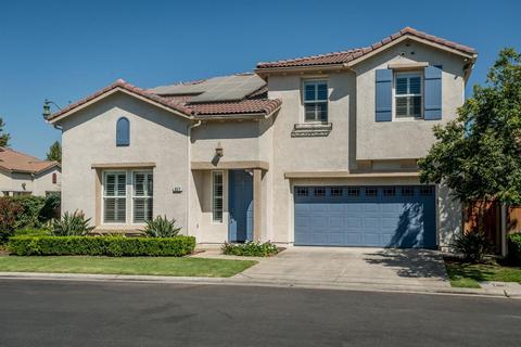 827 Toulouse Ln, Clovis, CA 93619 photo 1