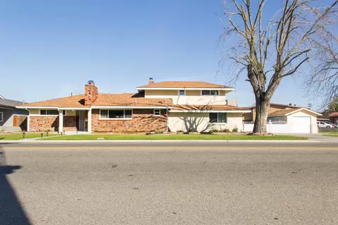 405 N Pine St, Madera, CA 93637 photo 1