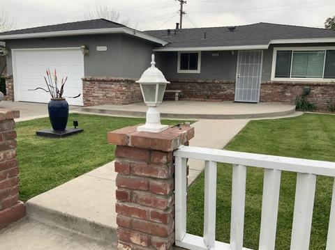 1204 Peach Ave, Clovis, CA 93612 photo 1
