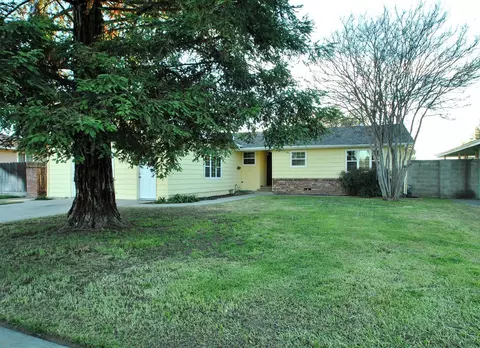 856 Oxford Ave, Clovis, CA 93612 photo 1