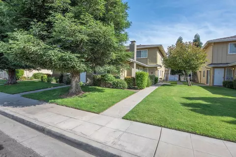 476 W Alamos Ave #4, Clovis, CA 93612 photo 1