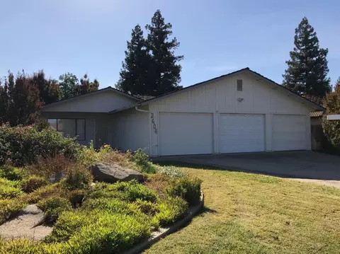 2604 Pinewood Dr, Madera, CA 93637 photo 1