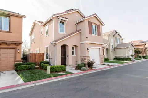 3246 Monterosa Ln, Clovis, CA 93619 photo 1