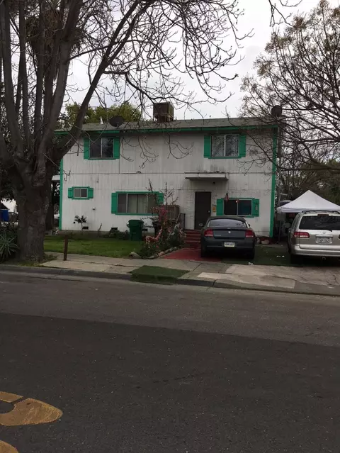 2471 C St, Selma, CA 93662 photo 1