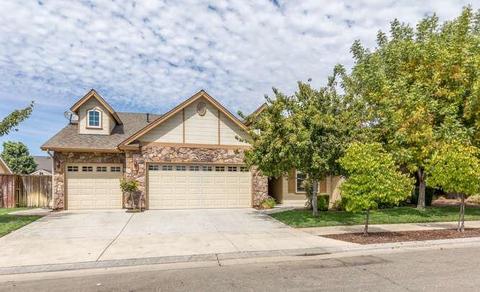 575 W Lester Ave, Clovis, CA 93619 photo 1