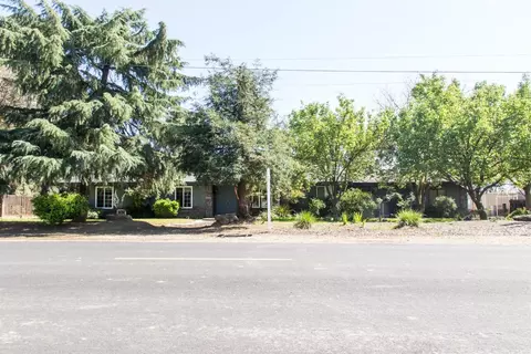 36766 Kensington Dr, Madera, CA 93636 photo 1