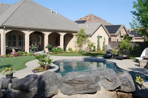 1837 N Rector Ave, Clovis, CA 93619 photo 1