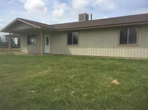 9033 Ash Ave, Reedley, CA 93654 photo 1