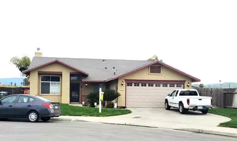 136 Madra Ct, Coalinga, CA 93210 photo 1
