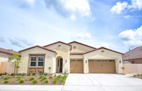 1537 N Whiteash Ave, Clovis, CA 93619 photo 1