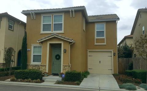 1549 N Rendezvous Way, Clovis, CA 93619 photo 1