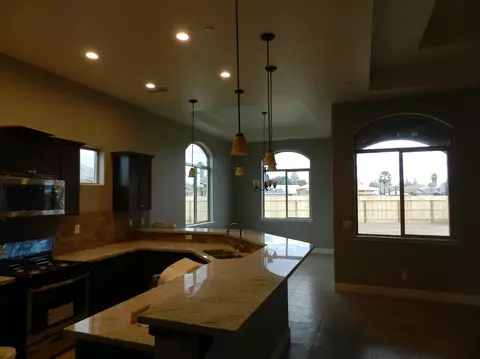 311 Westberry Blvd, Madera, CA 93637 photo 1