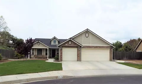 676 N Hughes Ave, Clovis, CA 93611 photo 1