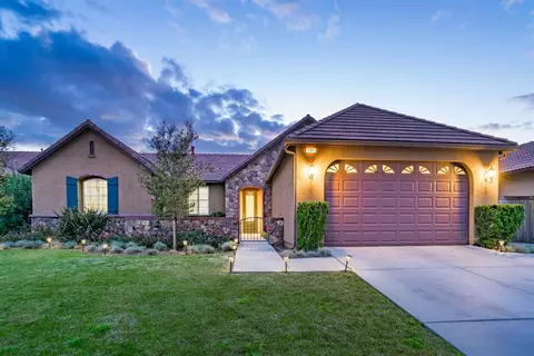 984 Whiteash Ave, Clovis, CA 93619 photo 1