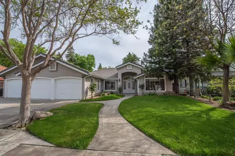 704 Bedford Ave, Clovis, CA 93611 photo 1