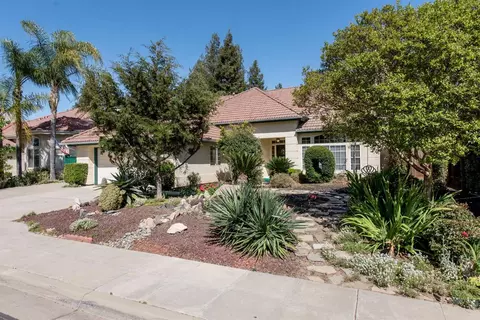 815 Carolina Ave, Clovis, CA 93611 photo 1