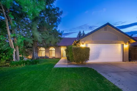 684 N Claremont Ave, Clovis, CA 93611 photo 1