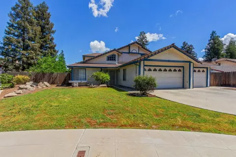 841 Bliss Ave, Clovis, CA 93611 photo 1
