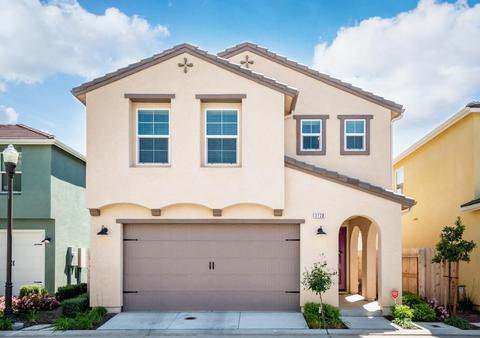 3728 Magnificent Way, Clovis, CA 93619 photo 1
