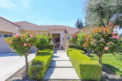 566 W Enterprise Ave, Clovis, CA 93619 photo 1