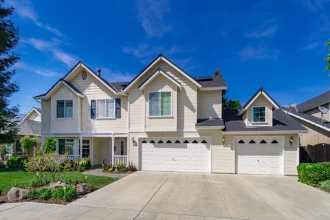 155 W Lester Ave, Clovis, CA 93619 photo 1