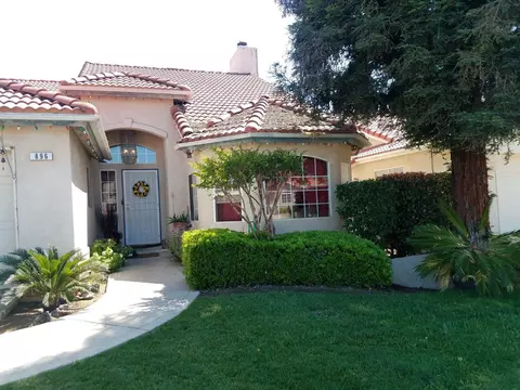 896 Robinson Ave, Clovis, CA 93612 photo 1