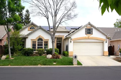 10450 E Fieldstone Ave, Clovis, CA 93619 photo 1