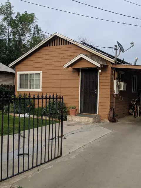 726 S 2nd Ave, Dinuba, CA 93618 photo 1