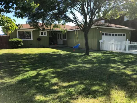 316 Walnut Ave, Coalinga, CA 93210 photo 1