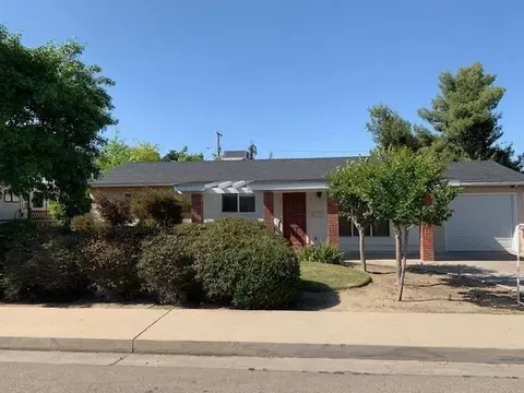 1710 E Metzler Dr, Sanger, CA 93657 photo 1