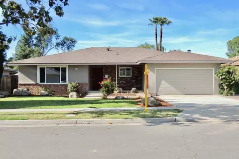 496 E Sample Ave, Fresno, CA 93710 photo 1