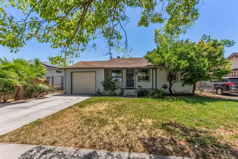 3020 E Pine Ave, Fresno, CA 93703 photo 1