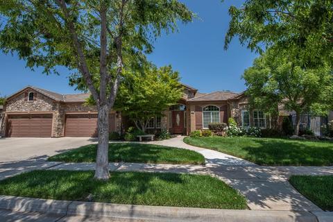 637 W Omaha Ave, Clovis, CA 93619 photo 1
