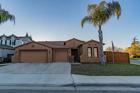 932 Carson Ave, Clovis, CA 93611 photo 1