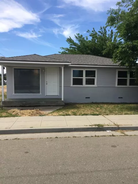 436 Hull Ave, Madera, CA 93638 photo 1