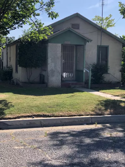 460 S 13th St, Chowchilla, CA 93610 photo 1