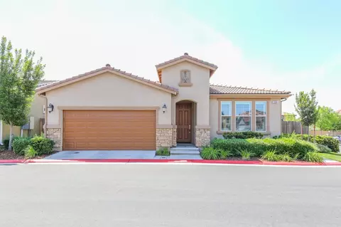 3064 Tuya Ln, Clovis, CA 93619 photo 1