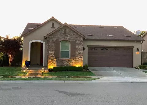 3062 Kaweah Ave, Clovis, CA 93619 photo 1