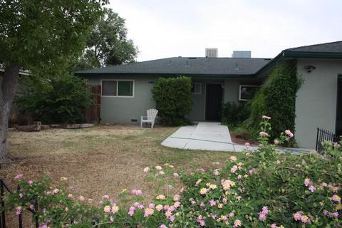 557 W Keats Ave, Clovis, CA 93612 photo 1