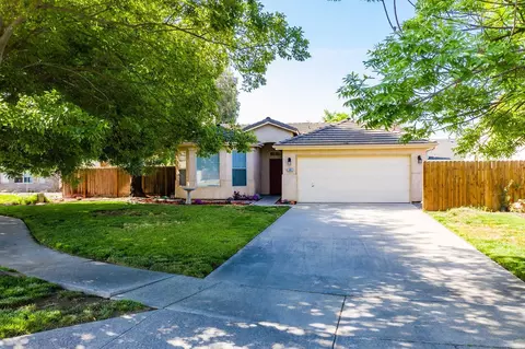 639 Bristol Ct, Lemoore, CA 93245 photo 1
